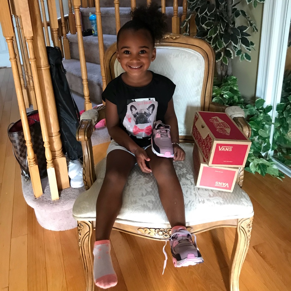 Meet your Posher, Samia